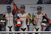 Los campeones disfrutan de un merecido triunfo