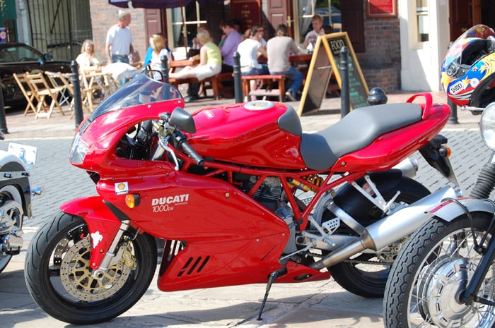 Moto más de 125cc