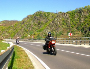 moto en carretera