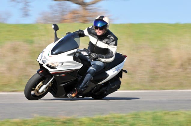 aprilia srv850