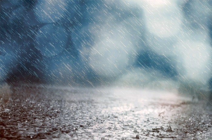 moto-con-lluvia