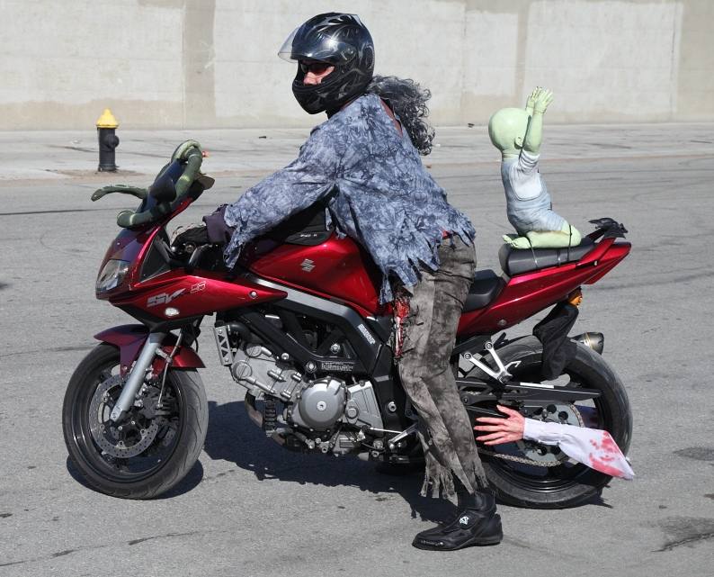 moto walking dead halloween