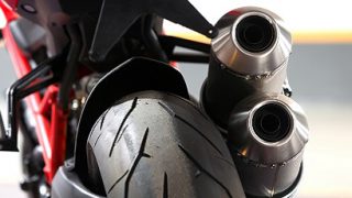 Obligaciones de la moto aunque la tengas parada en el garaje